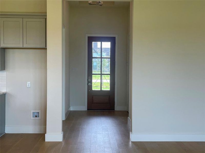 Spacious, unfurnished interior of a new home in Waterfall Ranch Estates, Waxahachie (Image 8).