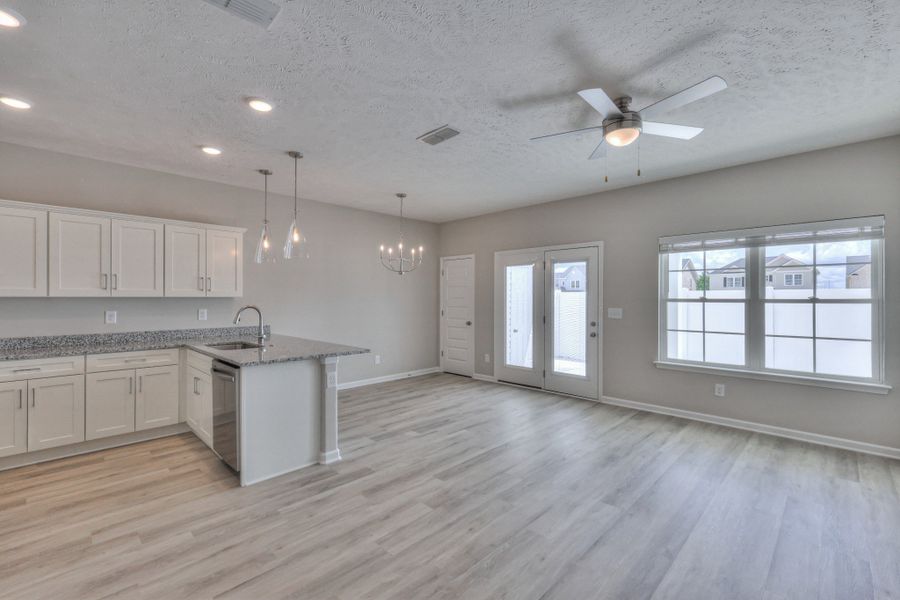 Spacious, unfurnished interior of a new home in Legacy Preserve, Tullahoma (Image 11).