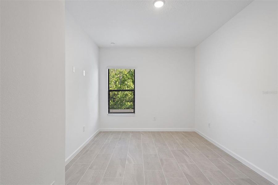 Spacious, unfurnished interior of a new home in , Orlando (Image 48).