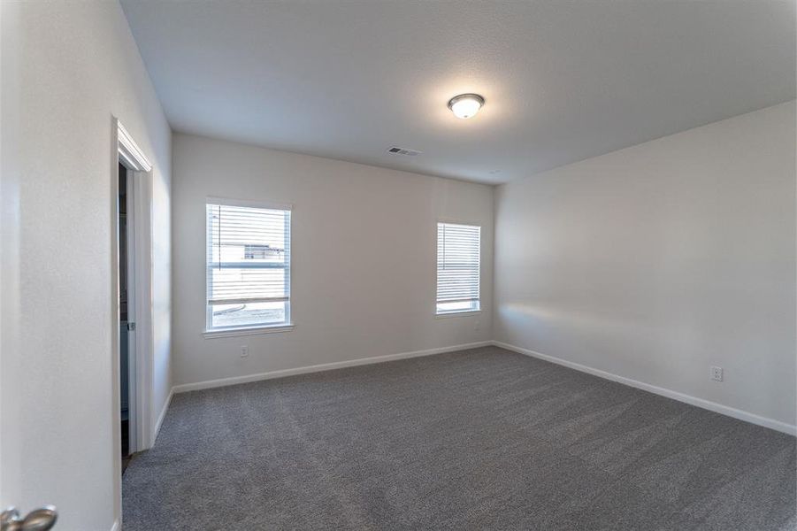 Spacious, unfurnished interior of a new home in La Terra, Celina (Image 13).