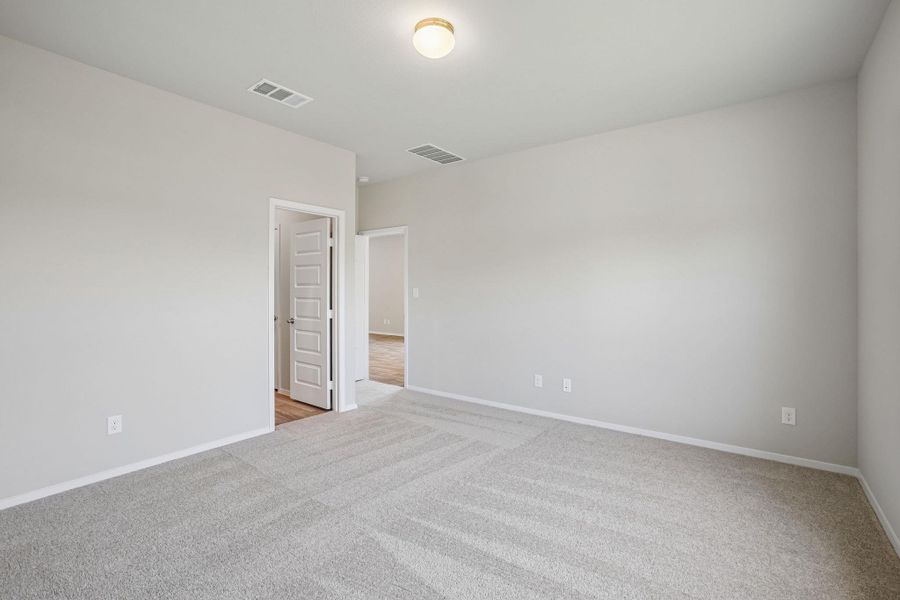 Spacious, unfurnished interior of a new home in Edgebrooke, Pflugerville (Image 16).