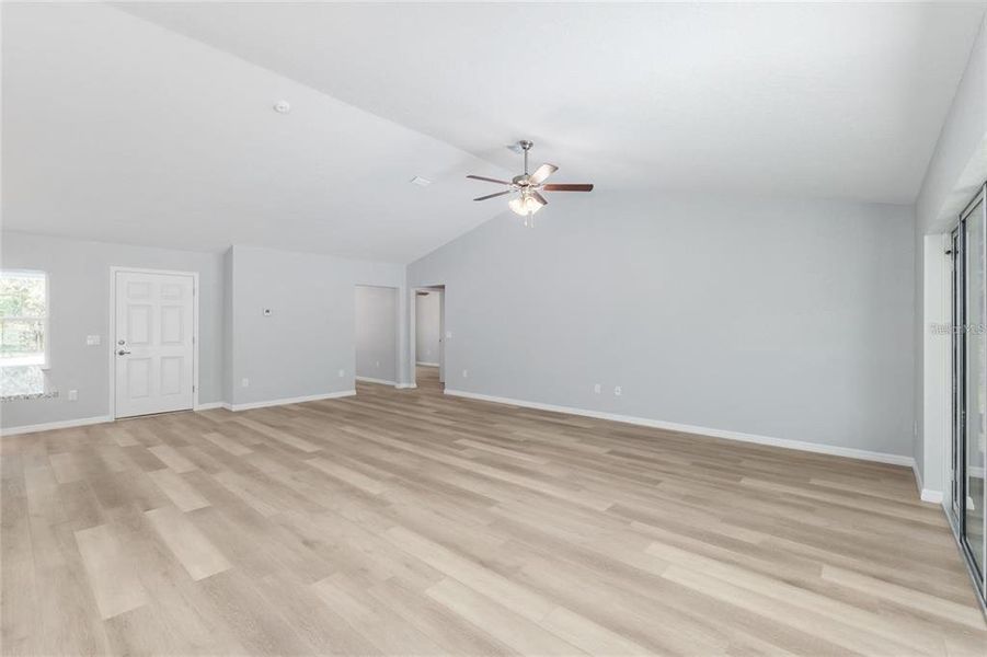 Spacious, unfurnished interior of a new home in , Dunnellon (Image 19).