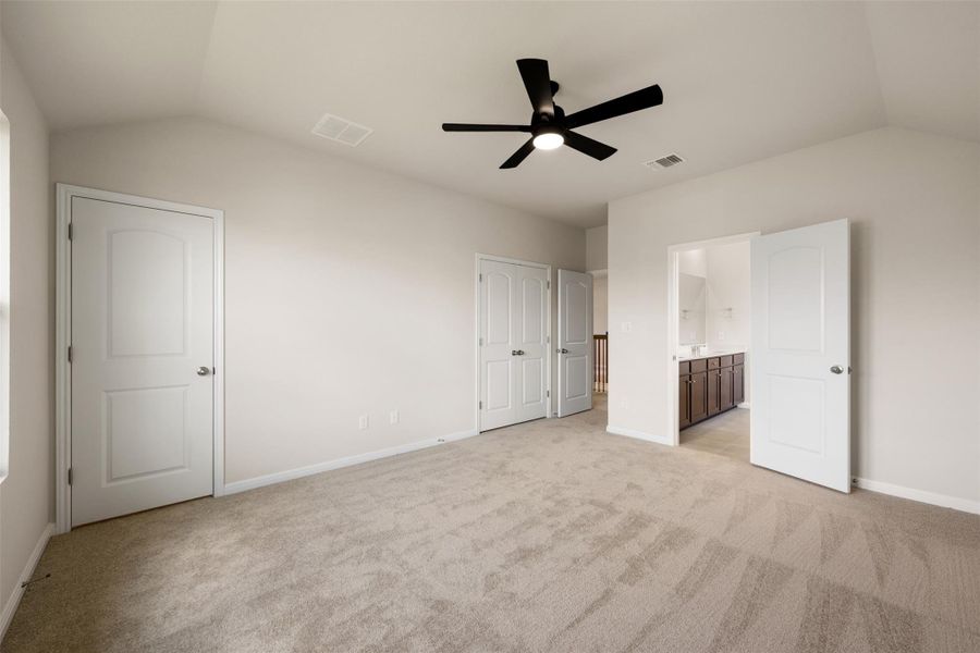 Spacious, unfurnished interior of a new home in La Cima, San Marcos (Image 29).