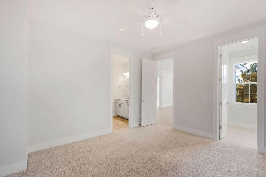 Spacious, unfurnished interior of a new home in Kings River Preserve, Hollywood (Image 23).