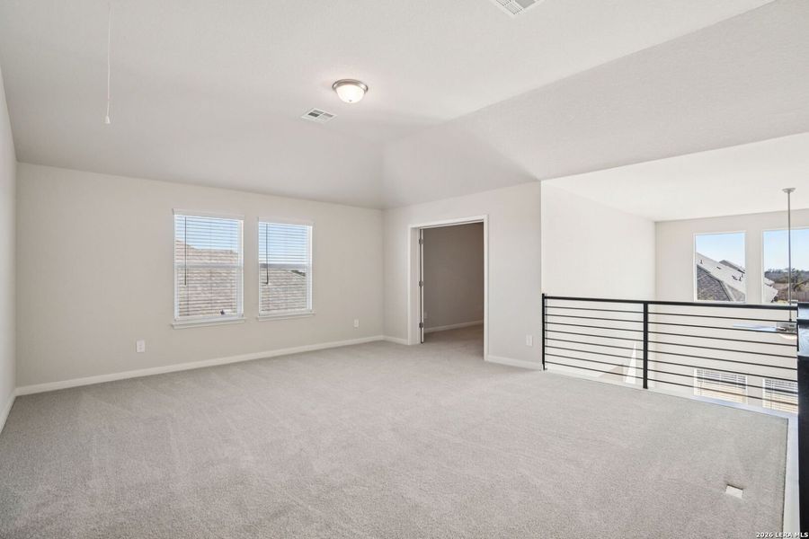 Spacious, unfurnished interior of a new home in Carmel Ranch, Schertz (Image 44).