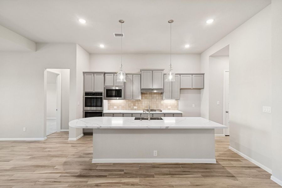 Chef-worthy island kitchen Chef-worthy island kitchen