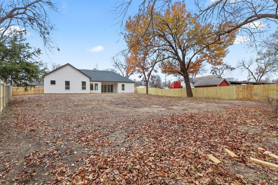 Exterior details and patio area of a home in , Dallas (Image 14).