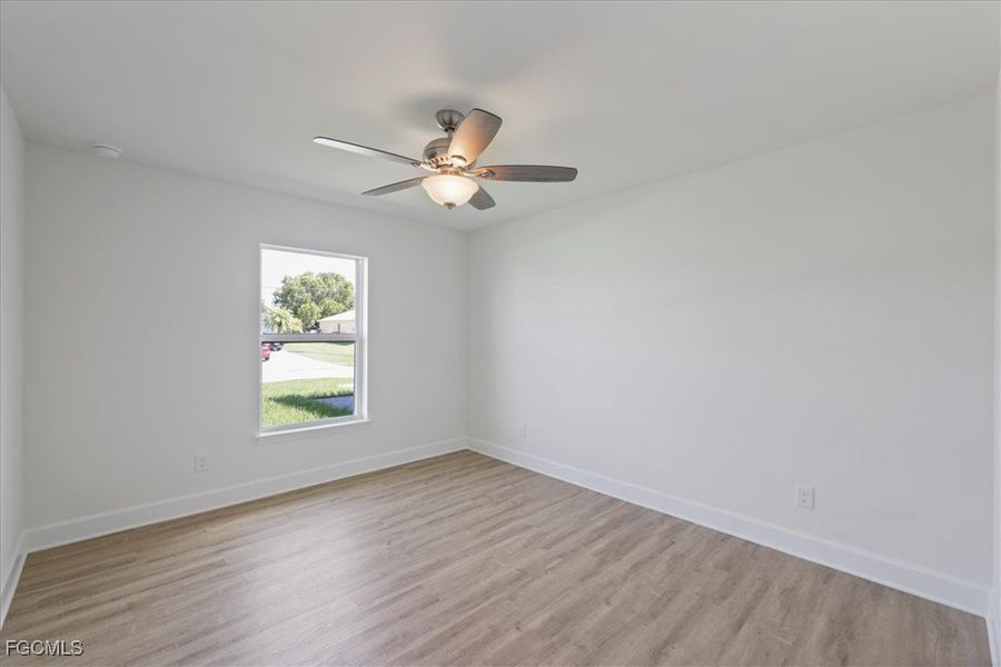 Spacious, unfurnished interior of a new home in Cape Coral, Cape Coral (Image 24).
