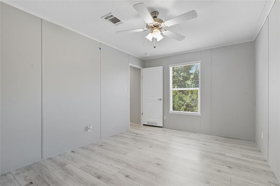 Spacious, unfurnished interior of a new home in , Granbury (Image 16). Spacious, unfurnished interior of a new home in , Granbury (Image 16).