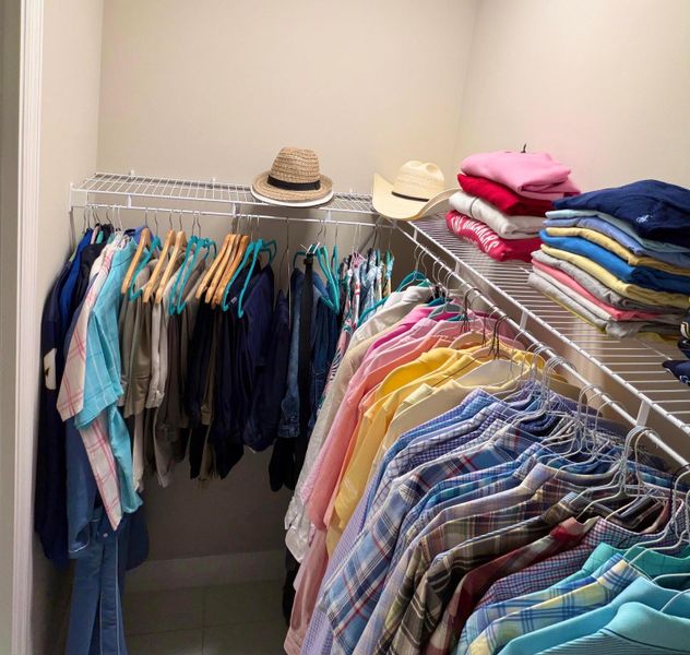 027 Closet 2