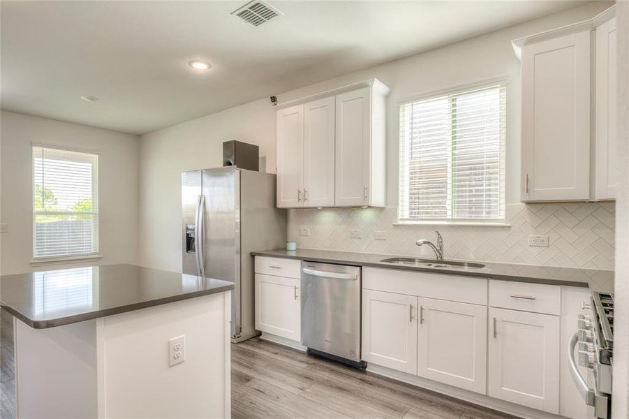 Furnished interior view inside a new home in Ridgeview Farms, Fort Worth (Image 9). Furnished interior view inside a new home in Ridgeview Farms, Fort Worth (Image 9).