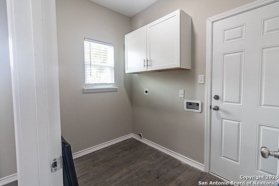 Spacious, unfurnished interior of a new home in , Bryan (Image 11).