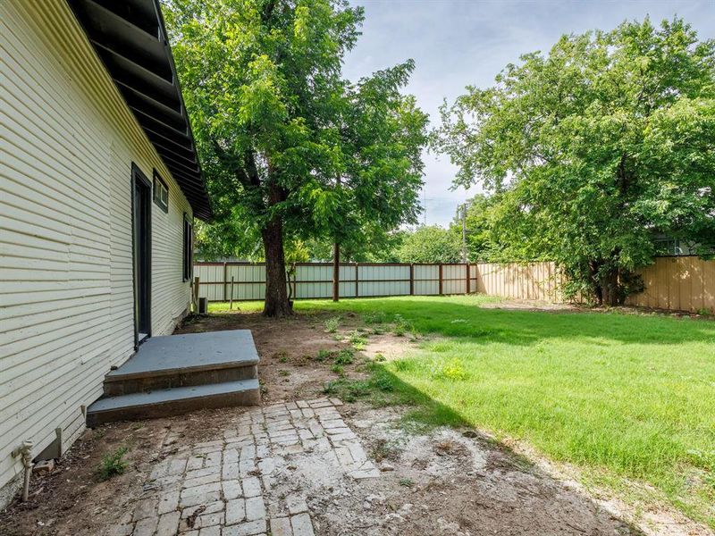 Exterior details and patio area of a home in , Brownwood (Image 18).