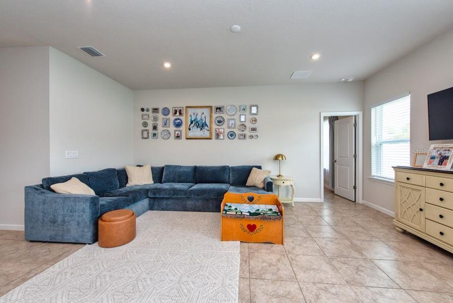 Furnished interior view inside a new home in , Zephyrhills (Image 7).