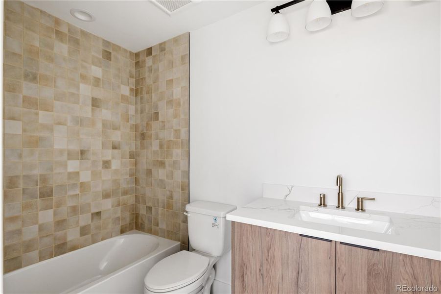 Image 32 of a home in .