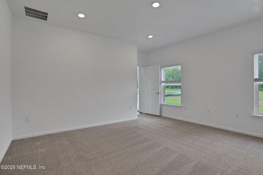 Spacious, unfurnished interior of a new home in Jennings Farm, Middleburg (Image 28). Spacious, unfurnished interior of a new home in Jennings Farm, Middleburg (Image 28).