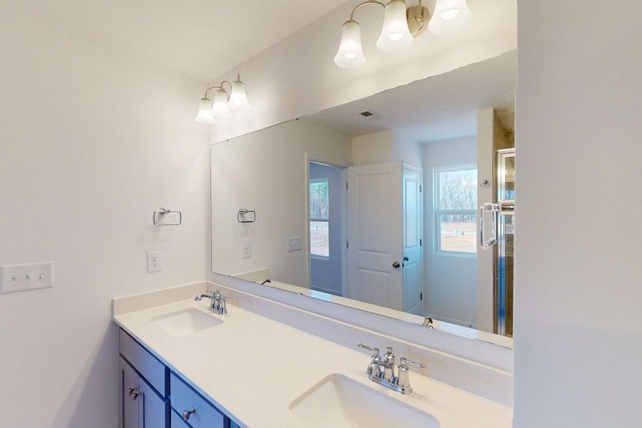 Owner's Bathroom Owner's Bathroom