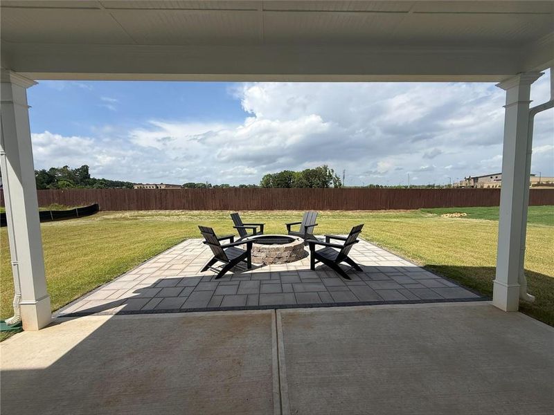 Exterior details and patio area of a home in Creekside at Skelton, Jefferson (Image 4).