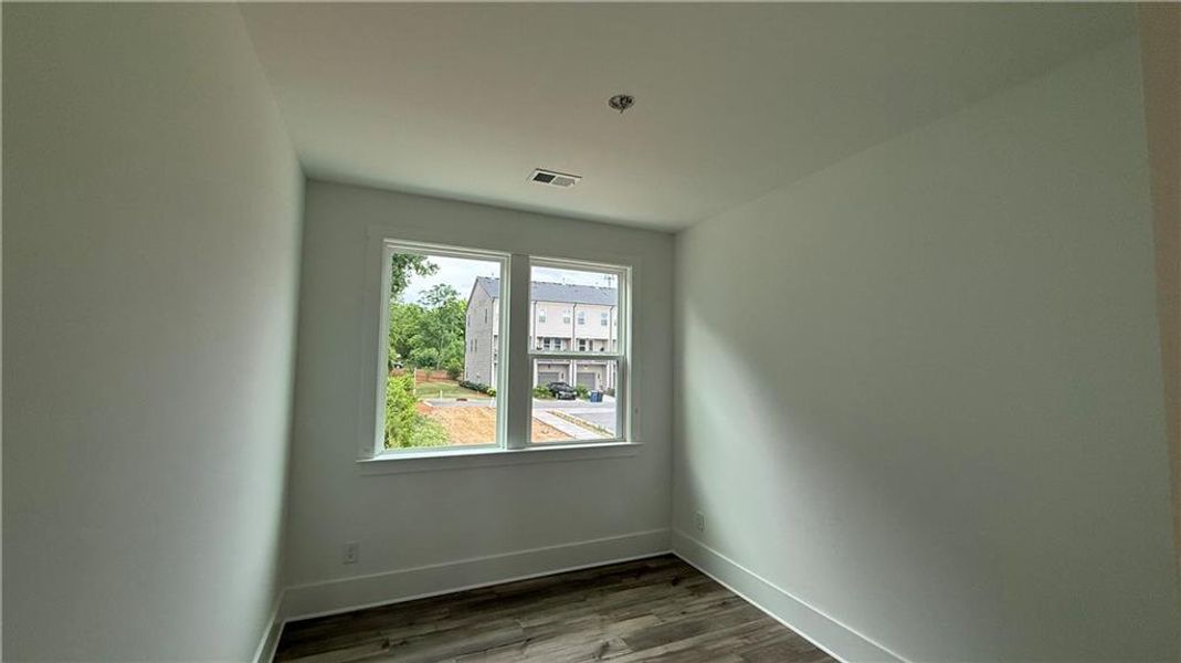 Spacious, unfurnished interior of a new home in Park Vue, Atlanta (Image 29).