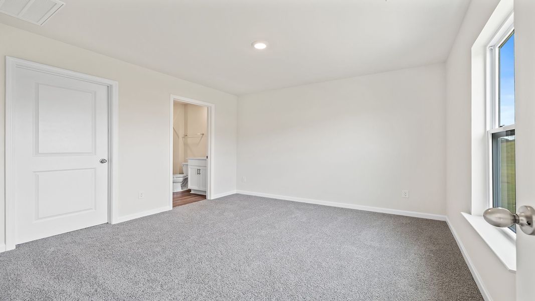 Spacious, unfurnished interior of a new home in Durbin Meadows, Fountain Inn (Image 23).