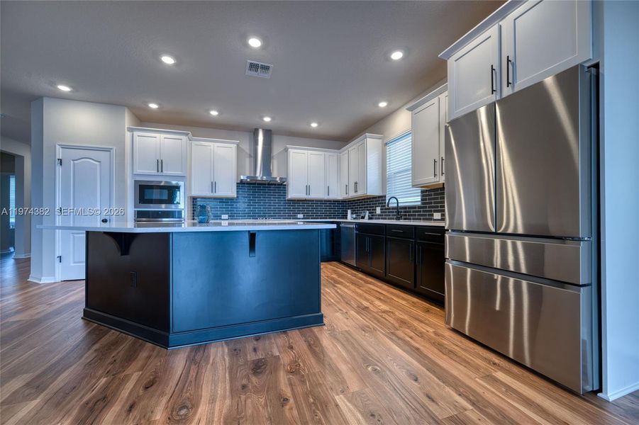 Furnished interior view inside a new home in , Clermont (Image 19).