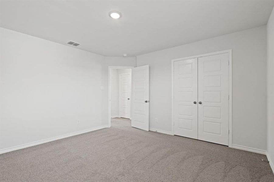 Spacious, unfurnished interior of a new home in Burgess Meadows, Cleburne (Image 18).