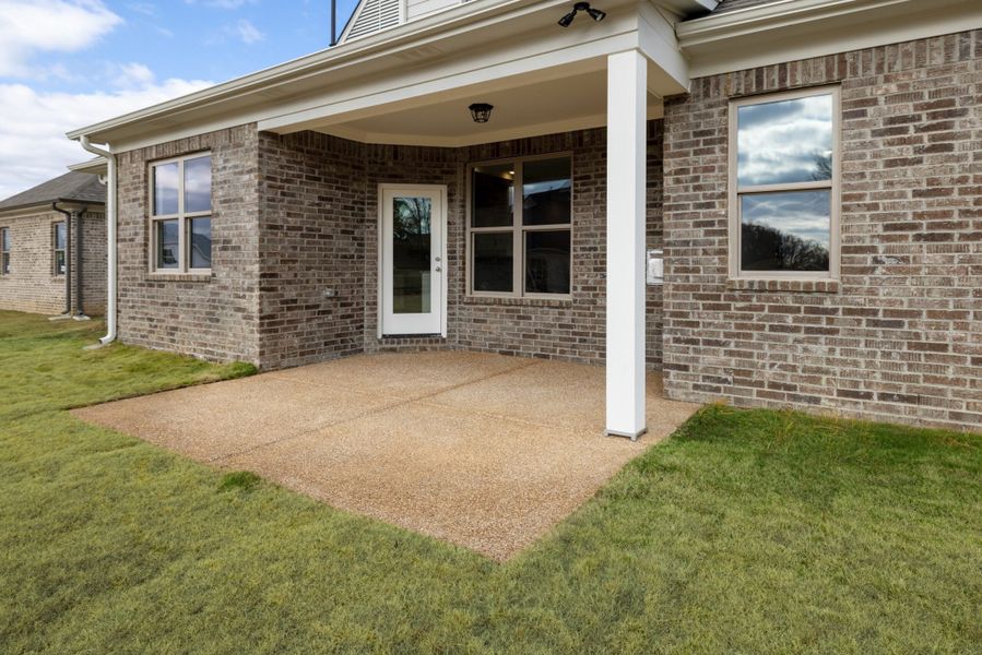 Representative exterior details of a home built from the Henderson by Grant Homes LLC in Valleybrook, Oakland (Image 3).