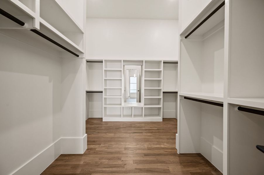 Spacious, unfurnished interior of a new home in The Resort on Eagle Mt. Lake, Fort Worth (Image 39).