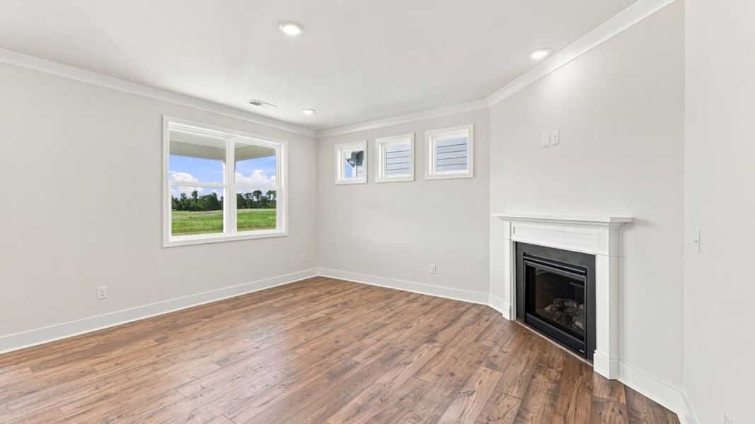 Spacious, unfurnished interior of a new home in Williams Ridge, Woodruff (Image 25).