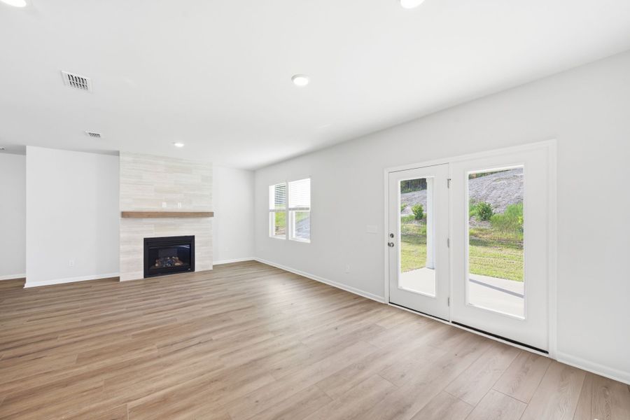 Spacious, unfurnished interior of a new home in Grand Arbor, Blythewood (Image 31).