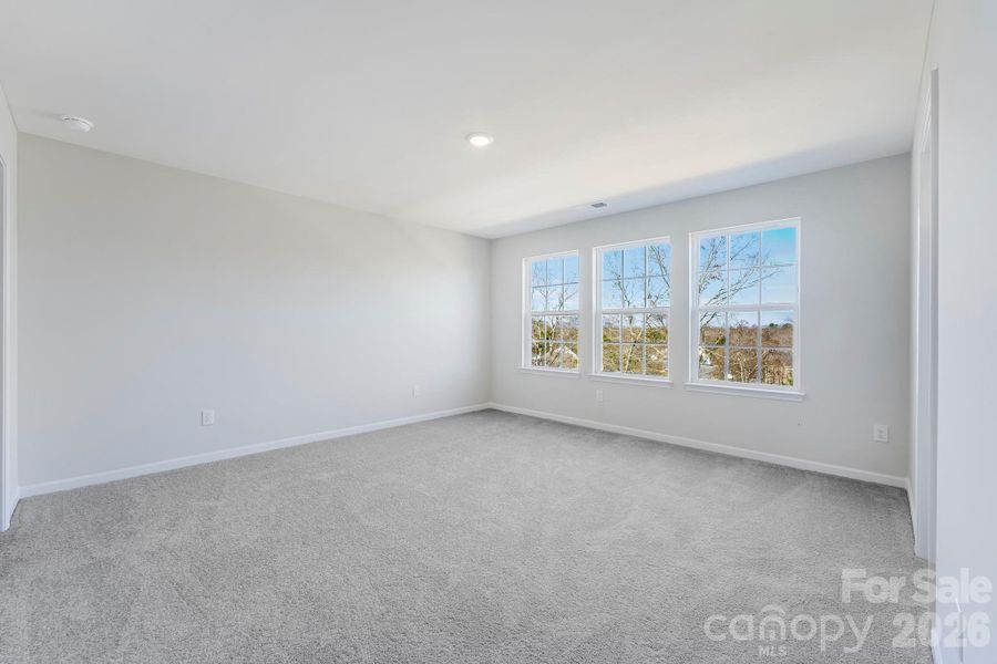 Spacious, unfurnished interior of a new home in Village of Waxhaw, Waxhaw (Image 33).