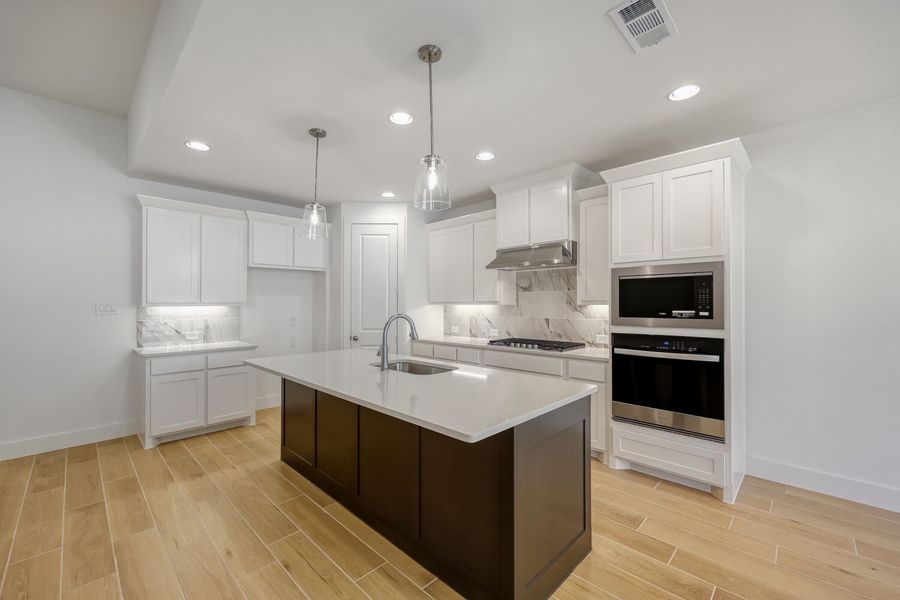 180 Buffalo - Kitchen