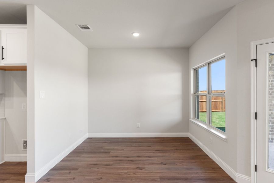 Spacious, unfurnished interior of a new home in Waverly Estates, Nevada (Image 59).