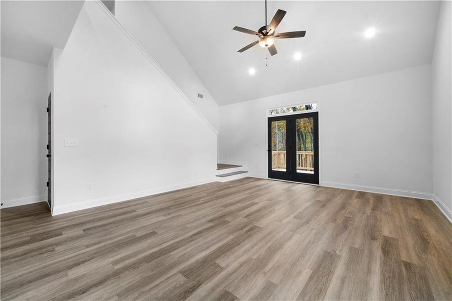 Spacious, unfurnished interior of a new home in , Dallas (Image 12).