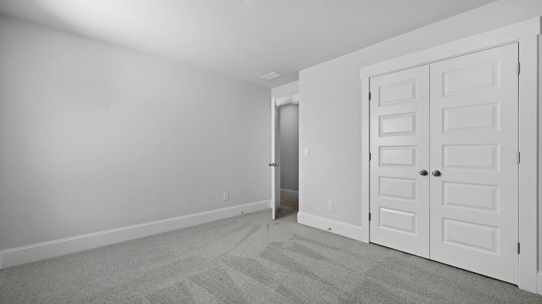 Spacious, unfurnished interior of a new home in Sheep Island, Summerville (Image 42).