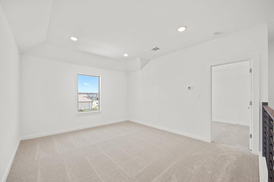 Spacious, unfurnished interior of a new home in Prairie Winds, Hutto (Image 25).
