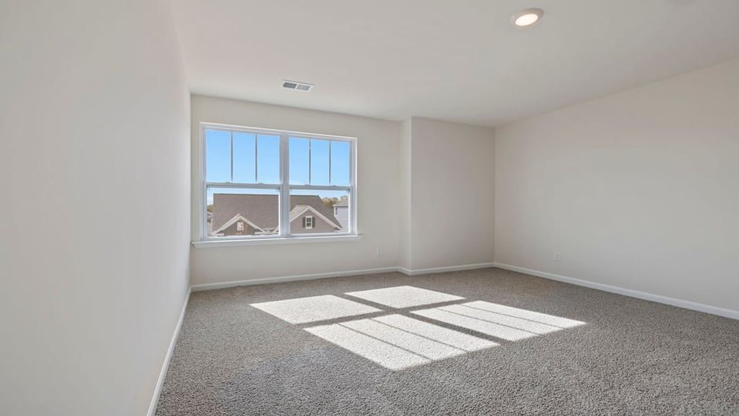 Spacious, unfurnished interior of a new home in Sage Grove, Lyman (Image 25).