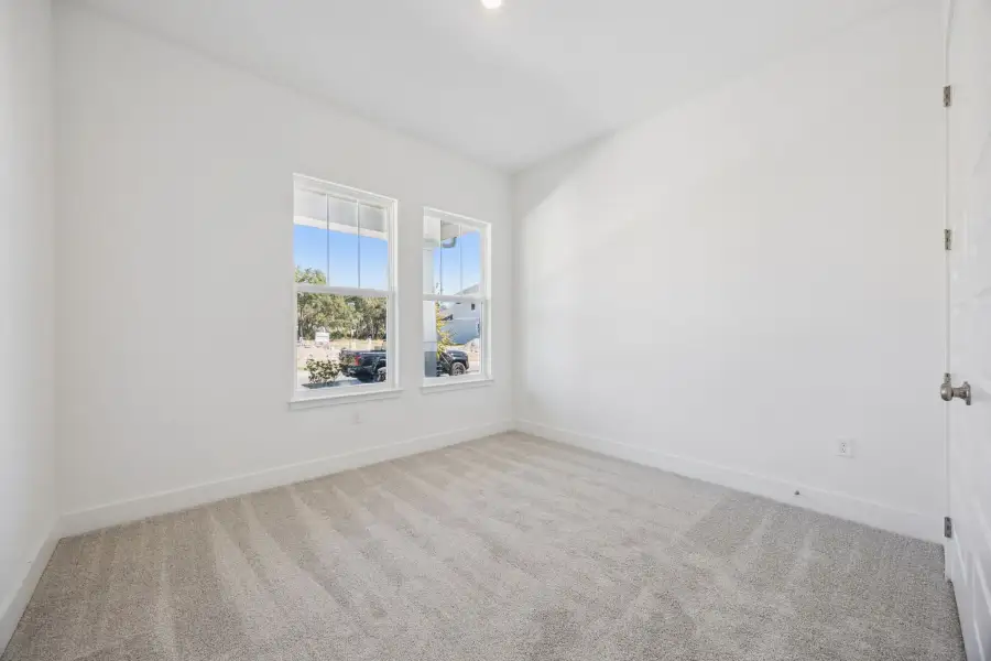 Spacious, unfurnished interior of a new home in Northlake at Ovation, Winter Garden (Image 29).