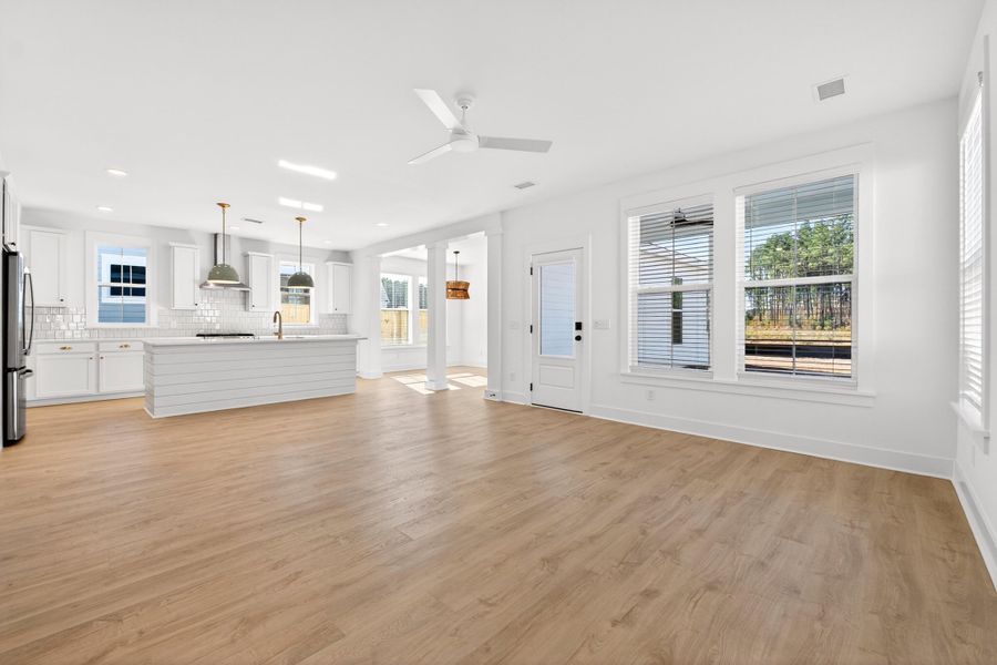 Spacious, unfurnished interior of a new home in , Summerville (Image 31).