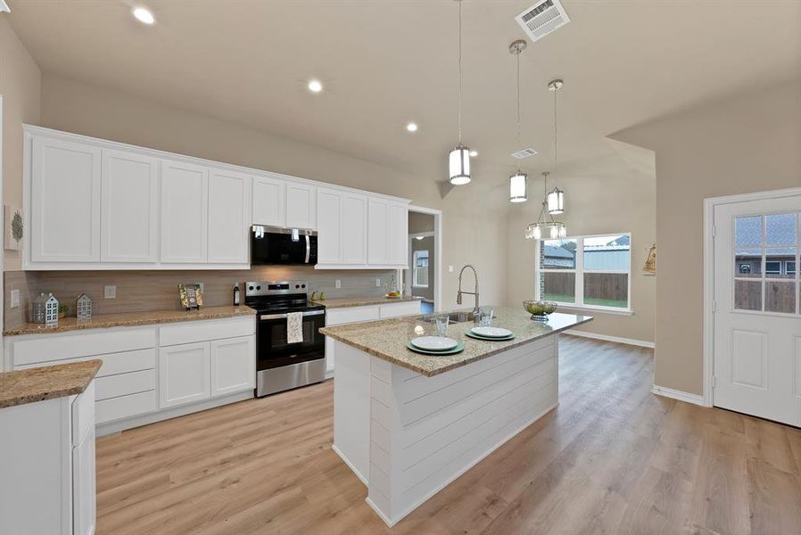 Plenty of cabinet and a big pantry! Plenty of cabinet and a big pantry!