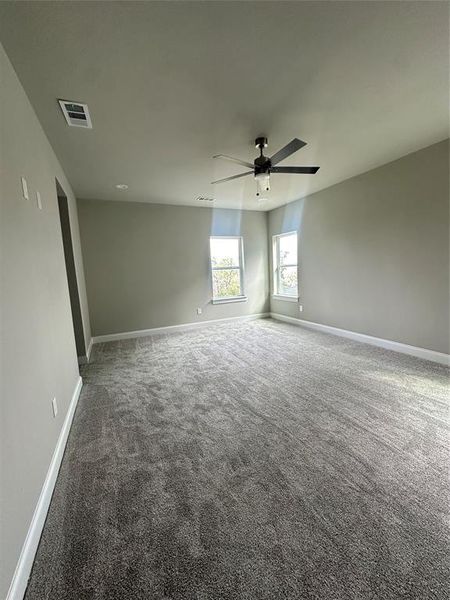 Spacious, unfurnished interior of a new home in , Dallas (Image 12).
