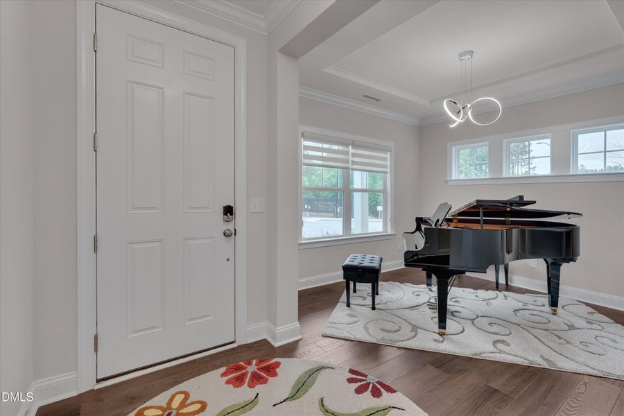 Foyer & Living Rm