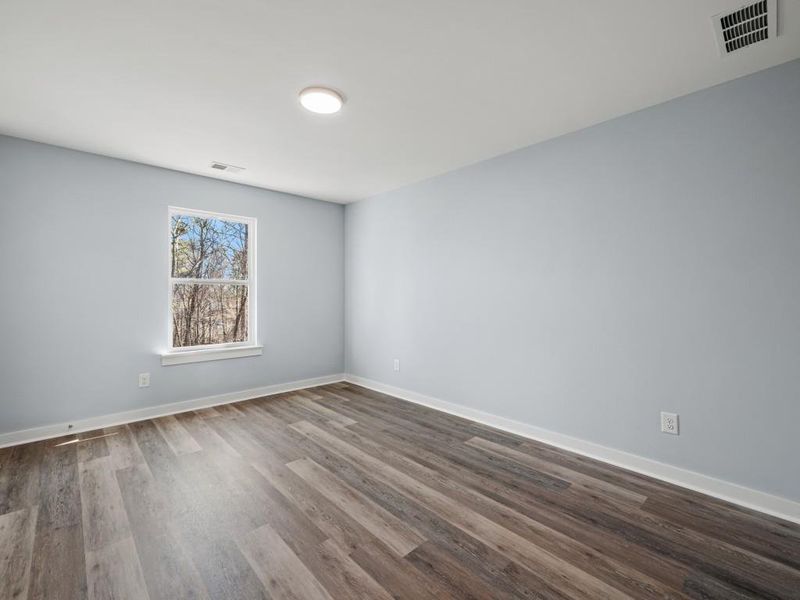 Spacious, unfurnished interior of a new home in , Gainesville (Image 20).