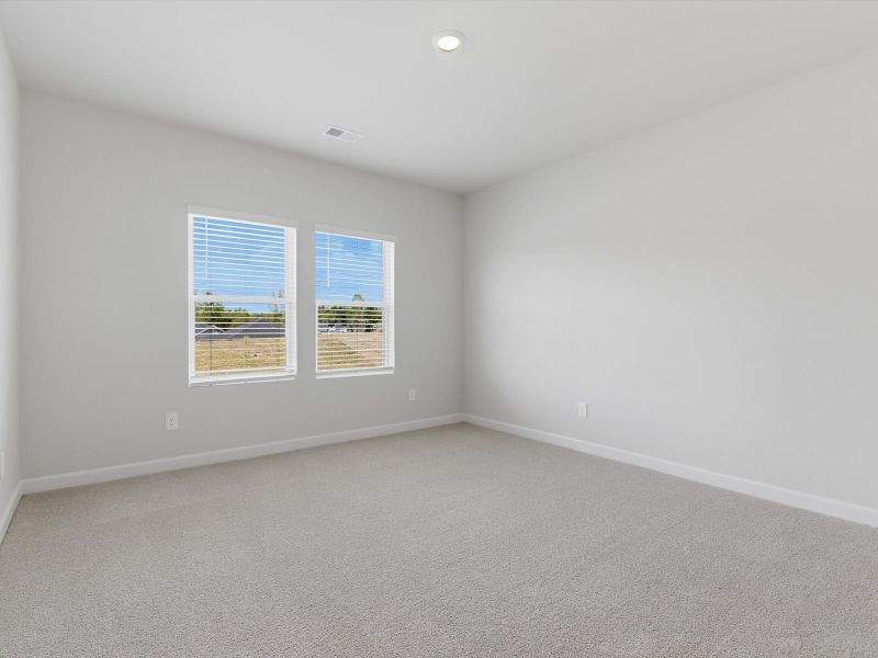 Spacious, unfurnished interior of a new home in Holland Park, Spartanburg (Image 12).
