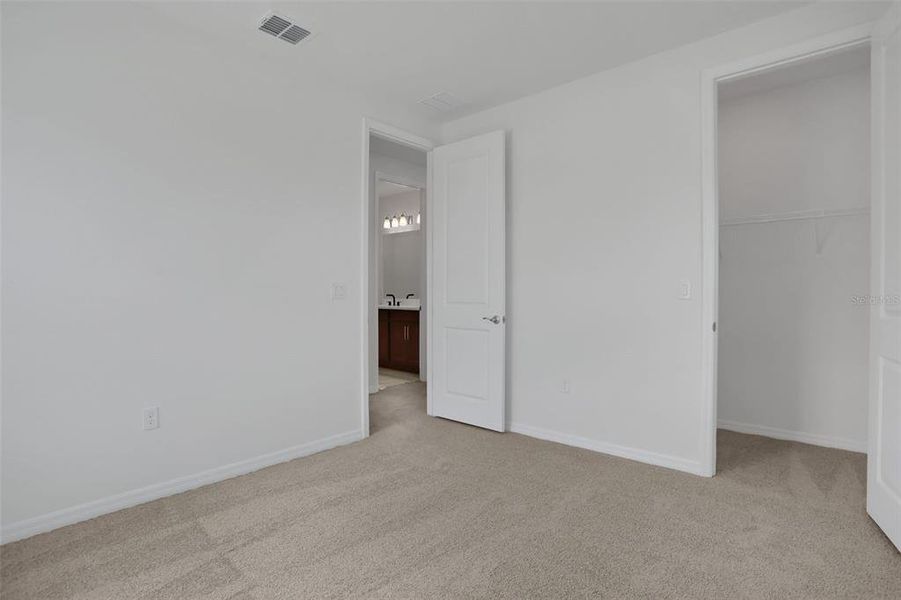 Spacious, unfurnished interior of a new home in Turnleaf, Punta Gorda (Image 21).