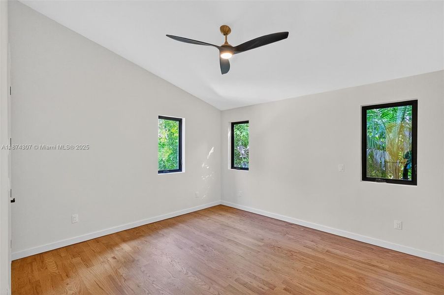 Spacious, unfurnished interior of a new home in , Miami (Image 31).