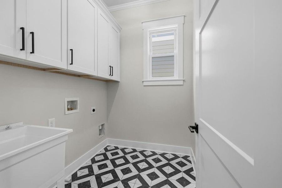 Spacious, unfurnished interior of a new home in , Marietta (Image 21).