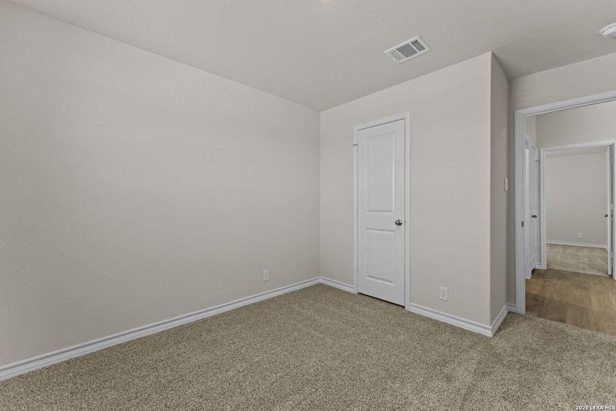 Spacious, unfurnished interior of a new home in Brookstone Creek, San Antonio (Image 17).