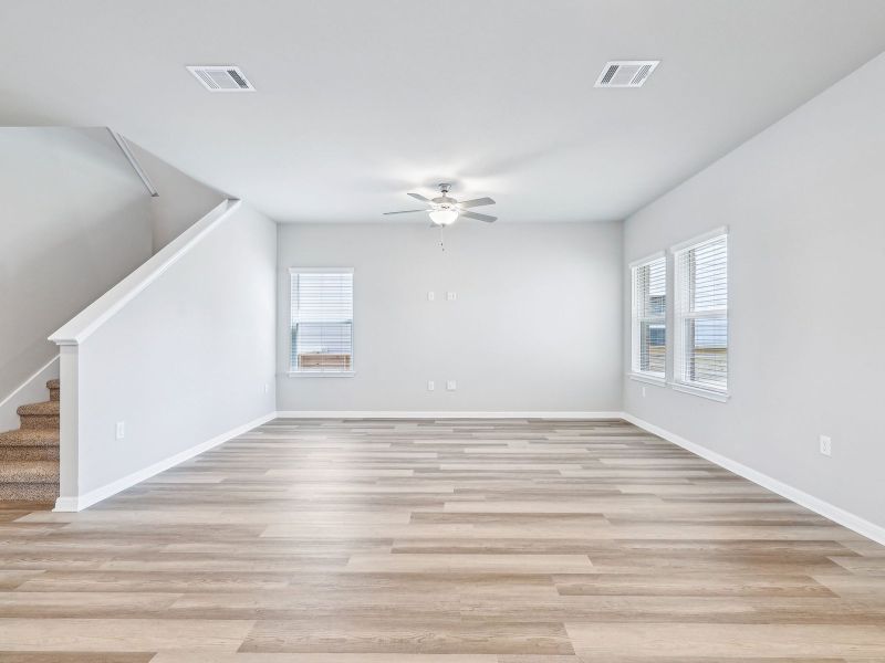 Spacious, unfurnished interior of a new home in Flora, Hutto (Image 8).