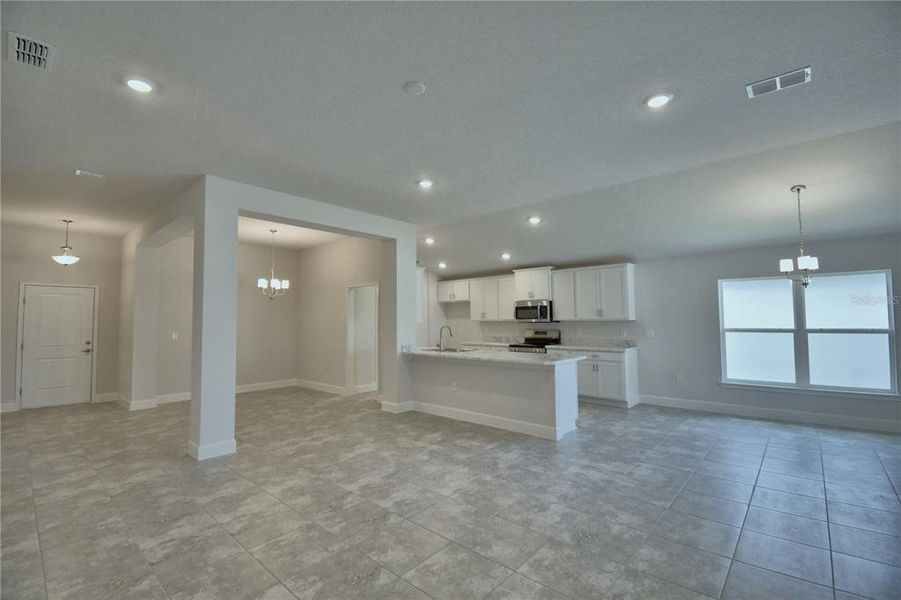 Spacious, unfurnished interior of a new home in Cadence Crossing, Auburndale (Image 22).